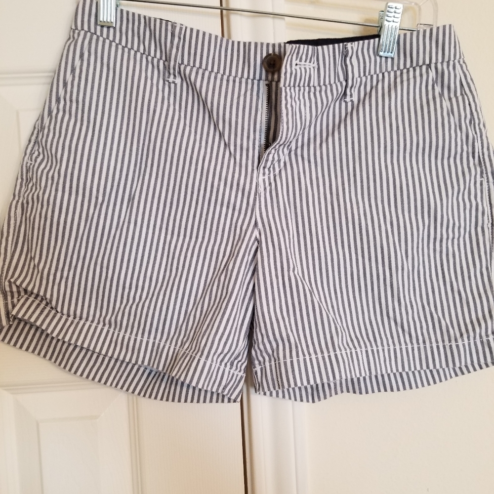 Old Navy shorts in size 4